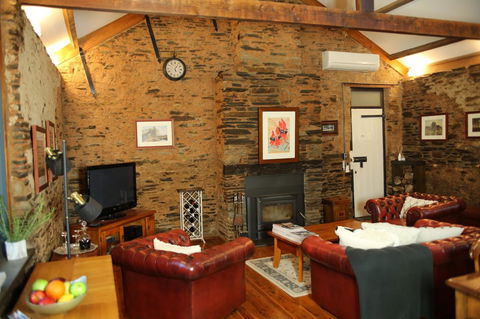 William Hunt's Retreat - Cypress Studio - Australian Directory 14