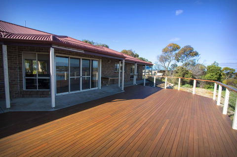 Limestone Ridge - Australian Directory 0