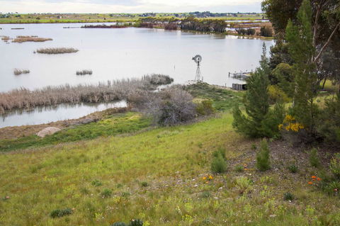 Limestone Ridge - Australian Directory 17