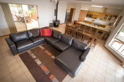 Limestone Ridge - Australian Directory 3