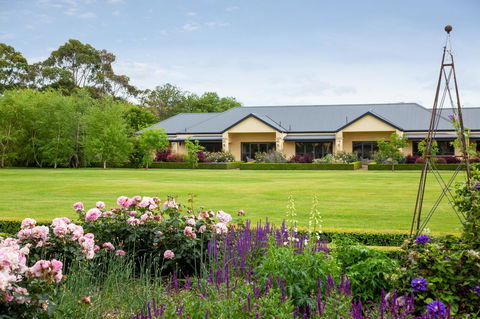 The Barn Accommodation - Australian Directory 0