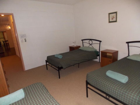 Desert View Apartments - Australian Directory 2