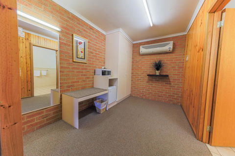 Country Roads Motor Inn Naracoorte - Australian Directory 5