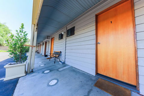 Country Roads Motor Inn Naracoorte - Australian Directory 31
