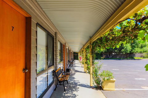 Country Roads Motor Inn Naracoorte - Australian Directory 27