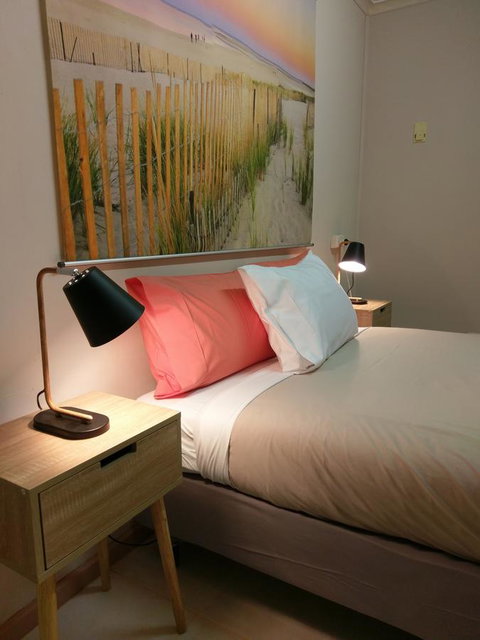 Desert Gum Retreat Gough St - Australian Directory 15