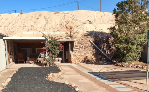 Desert Gum Retreat Gough St - Australian Directory 7