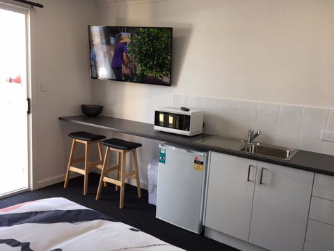 The Shark Apartments 2 - Australian Directory 14