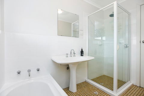 Red Door - Australian Directory 6