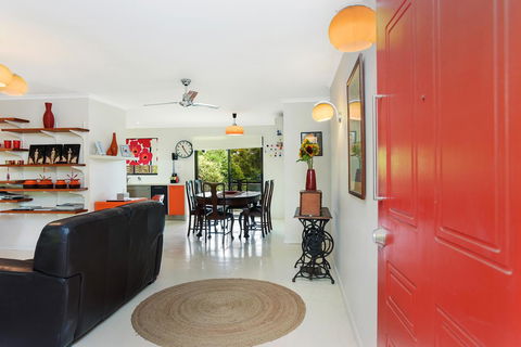 Red Door - Australian Directory 0