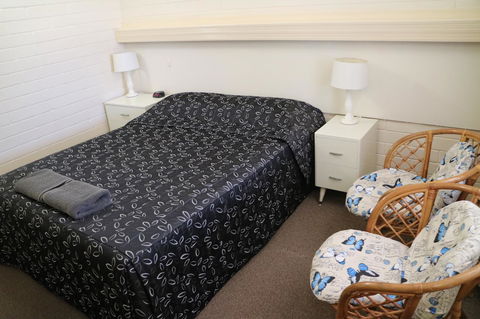 Renmark Motor Inn - Australian Directory 13