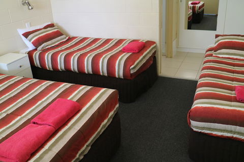 Renmark Motor Inn - Australian Directory 23