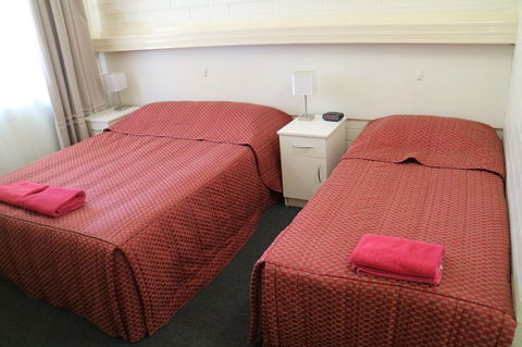 Renmark Motor Inn - Australian Directory 16