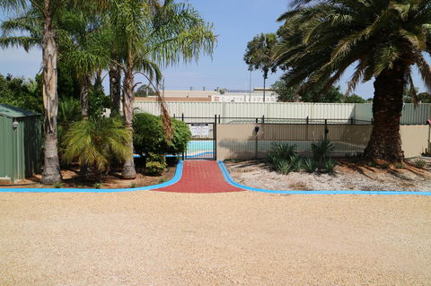 Renmark Motor Inn - Australian Directory 4