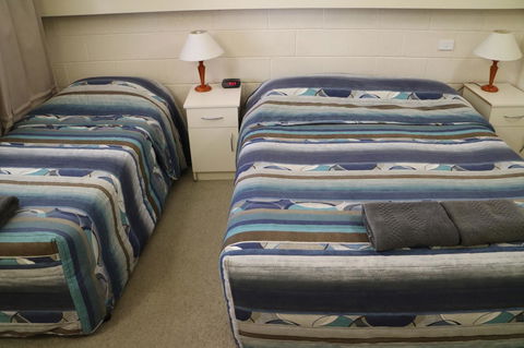Renmark Motor Inn - Australian Directory 17
