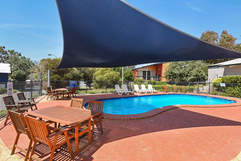 Kaseys Hide Away - Australian Directory 12