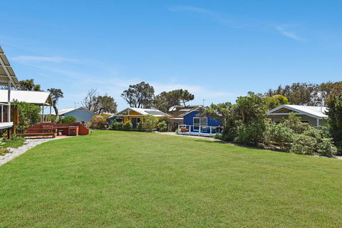 Kaseys Hide Away - Australian Directory 14