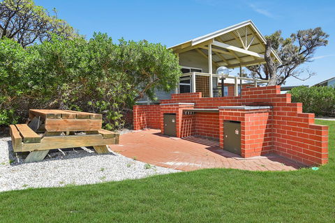 Kaseys Hide Away - Australian Directory 13