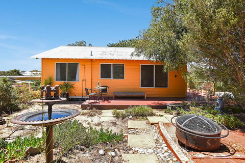 Kaseys Hide Away - Australian Directory 10