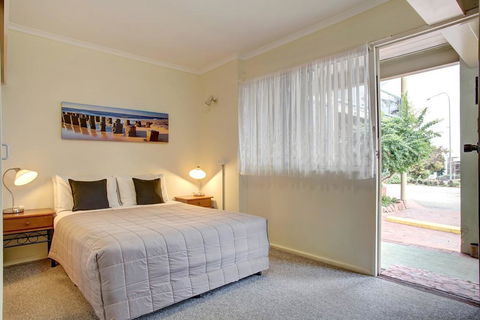 Navigators Motel & Diner - Australian Directory 2