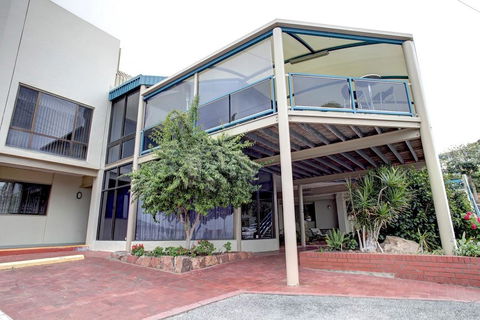 Navigators Motel & Diner - Australian Directory 13