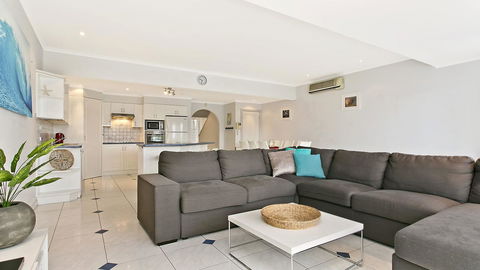Salt Waterfront Apartment - Australian Directory 8