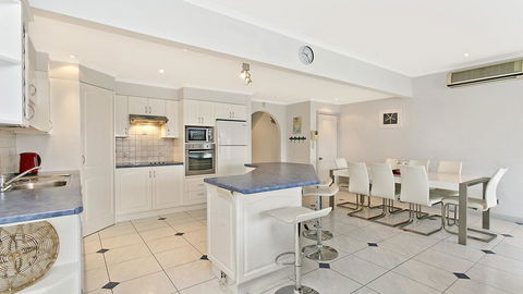 Salt Waterfront Apartment - Australian Directory 1