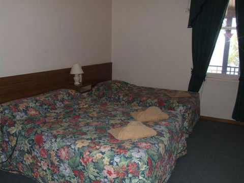 Streaky Bay Hotel Motel - Australian Directory 7