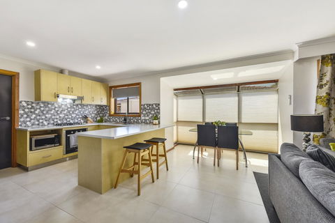 City Four Apartment - Australian Directory 0