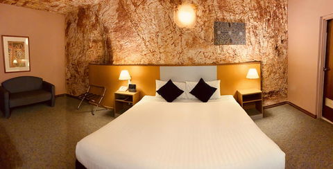 Desert Cave Hotel - Australian Directory 2