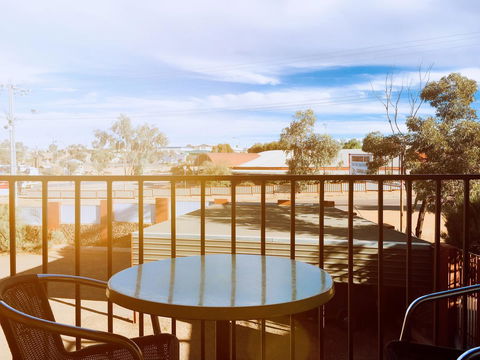Desert Cave Hotel - Australian Directory 0