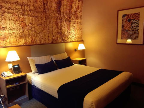 Desert Cave Hotel - Australian Directory 39