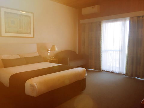 Desert Cave Hotel - Australian Directory 42
