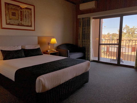 Desert Cave Hotel - Australian Directory 20