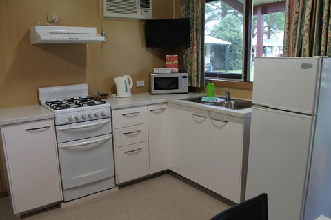 Millicent Hillview Caravan Park - Australian Directory 30
