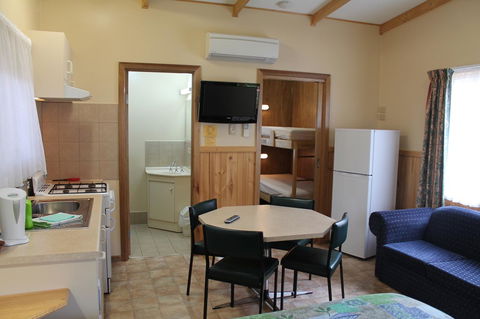 Millicent Hillview Caravan Park - Australian Directory 27