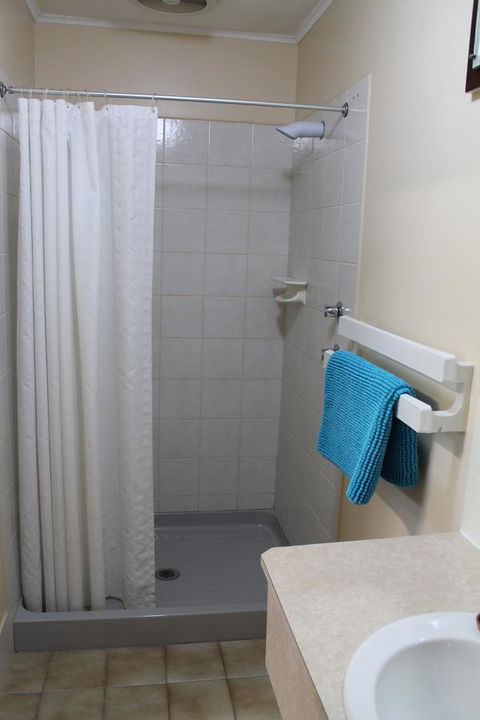 Millicent Hillview Caravan Park - Australian Directory 34