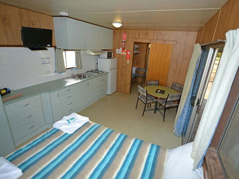 Riverbend Caravan Park Renmark - Australian Directory 38