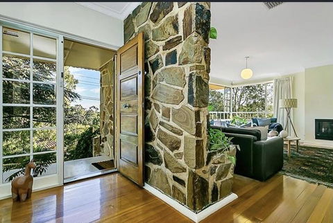 Stunning House With Beautiful Entertainment Area!! - Australian Directory 0