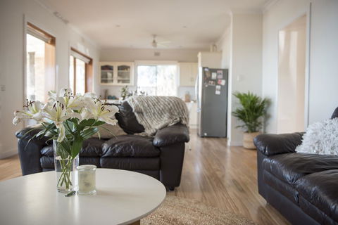 Port Lincoln Seaside Home - Australian Directory 4