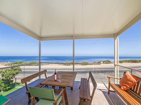 Pearl By The Sea - Australian Directory 0