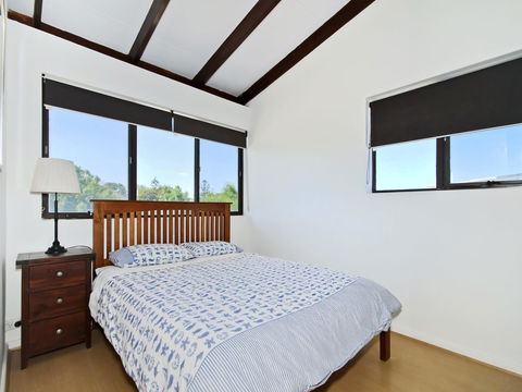 Pearl By The Sea - Australian Directory 8