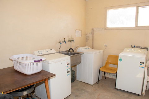 Kimba Units - Australian Directory 1