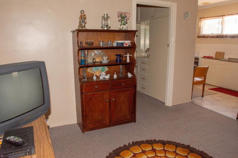 Kimba Units - Australian Directory 8