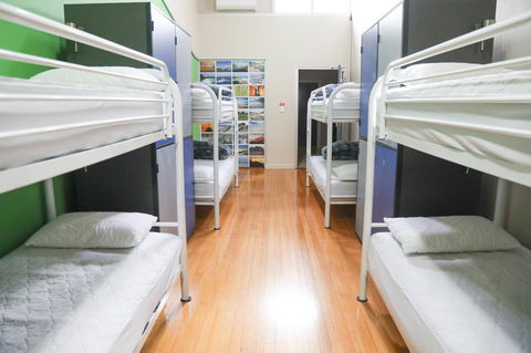 Port Lincoln YHA - Australian Directory 43