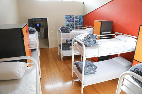 Port Lincoln YHA - Australian Directory 42