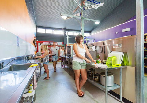 Port Lincoln YHA - Australian Directory 16
