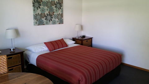 Coonawarra Motor Lodge - Australian Directory 17