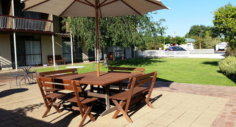 Coonawarra Motor Lodge - Australian Directory 14