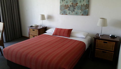 Coonawarra Motor Lodge - Australian Directory 18